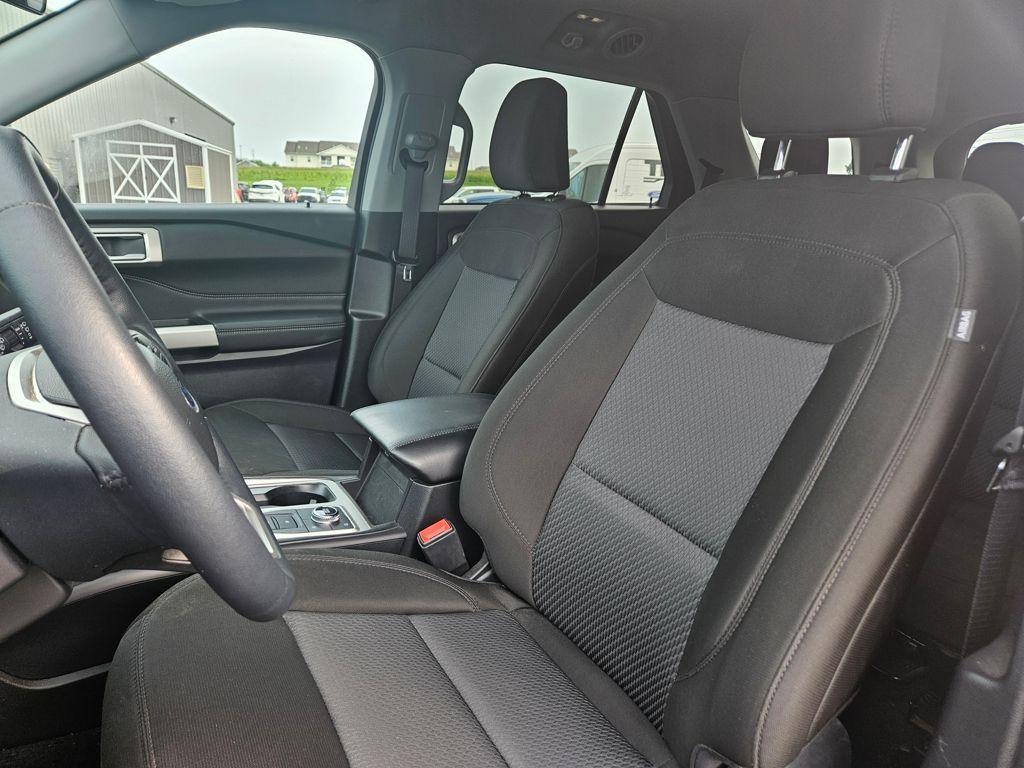 used 2024 Ford Explorer car, priced at $35,000