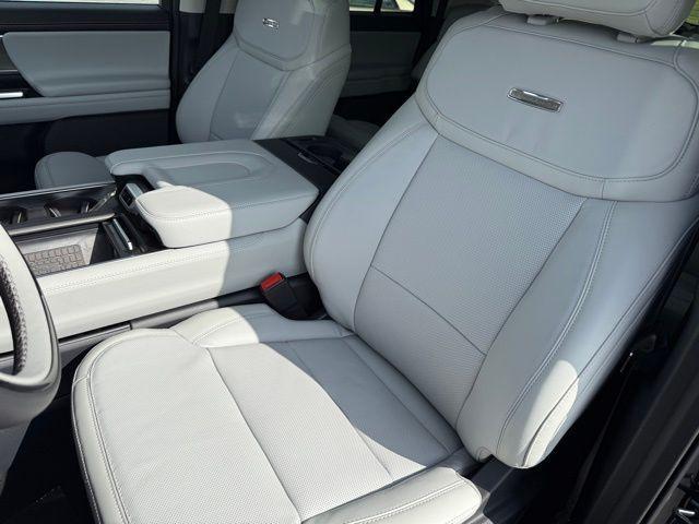 new 2025 Ford Expedition Max car