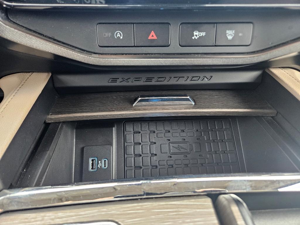 used 2023 Ford Expedition car, priced at $58,900