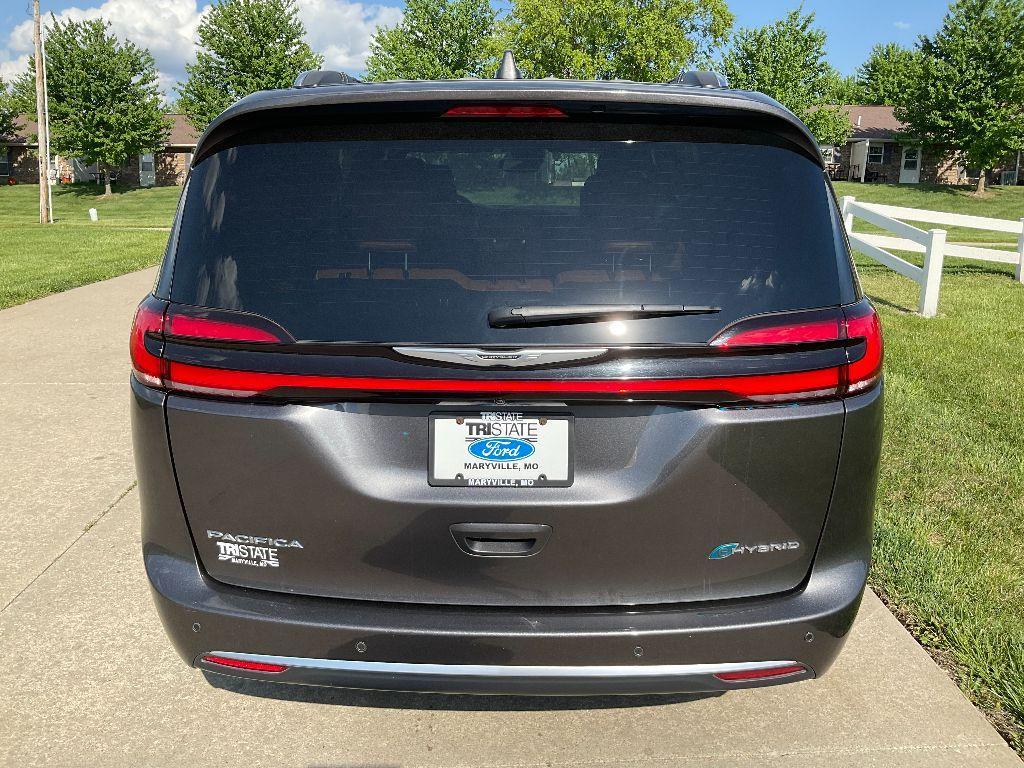 used 2022 Chrysler Pacifica Hybrid car, priced at $36,000