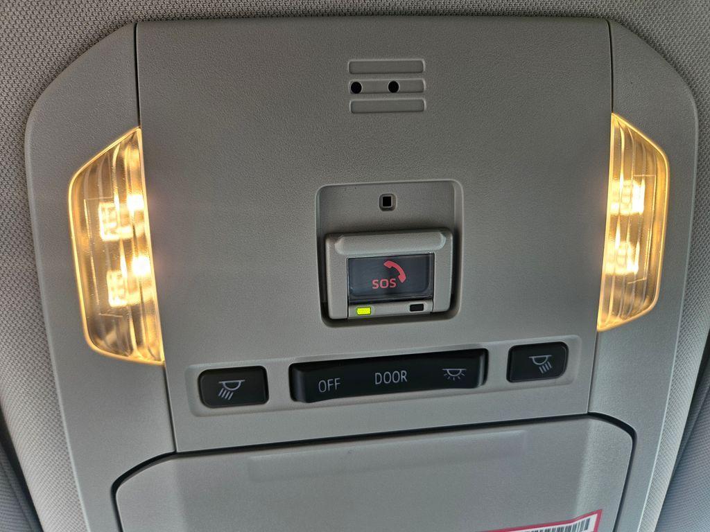 used 2023 Toyota Highlander car, priced at $34,500