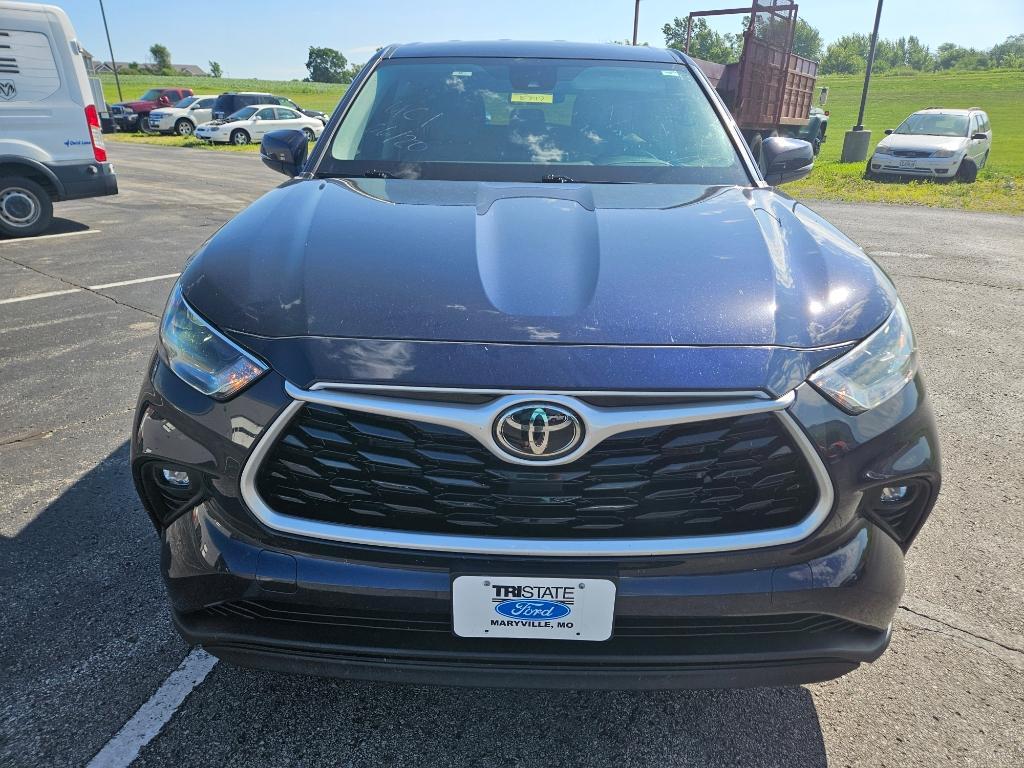 used 2023 Toyota Highlander car, priced at $34,500