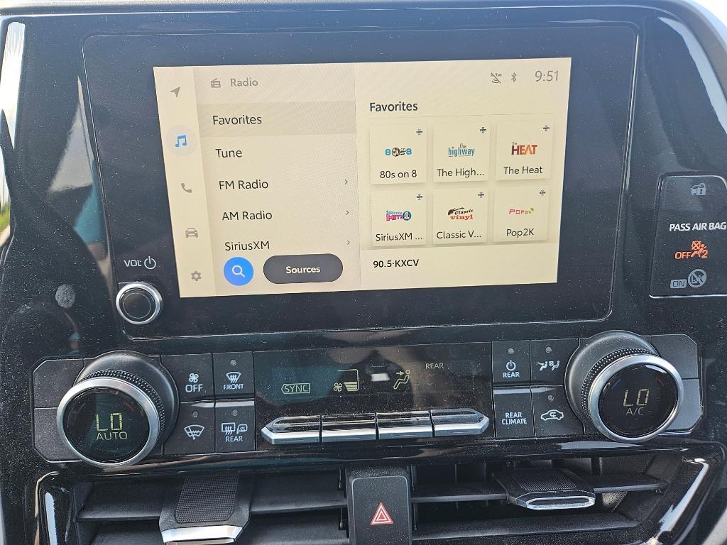 used 2023 Toyota Highlander car, priced at $34,500