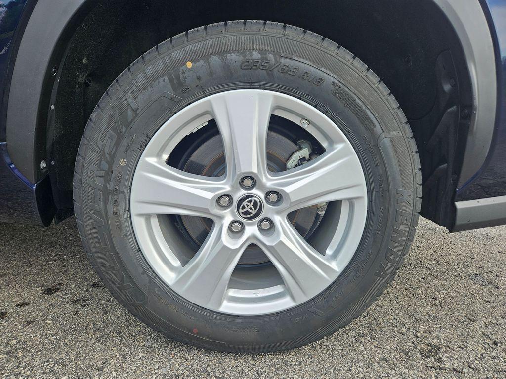 used 2023 Toyota Highlander car, priced at $34,500