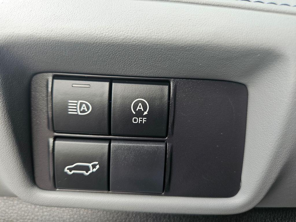 used 2023 Toyota Highlander car, priced at $34,500