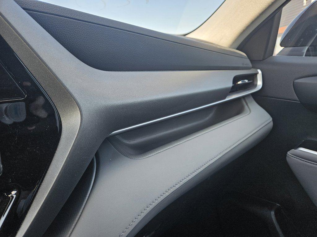 used 2023 Toyota Highlander car, priced at $34,500