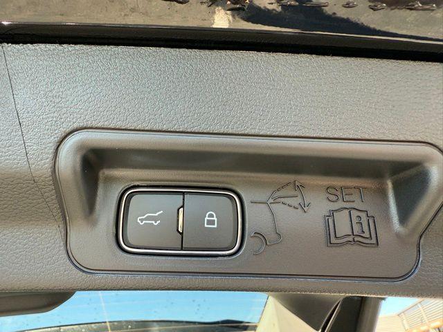 new 2025 Ford Explorer car