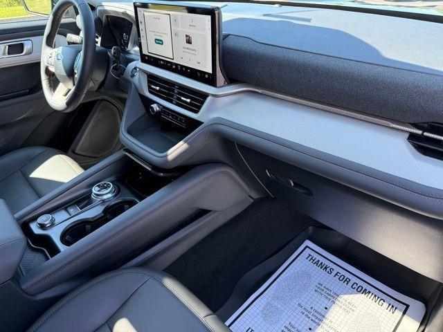 new 2025 Ford Explorer car