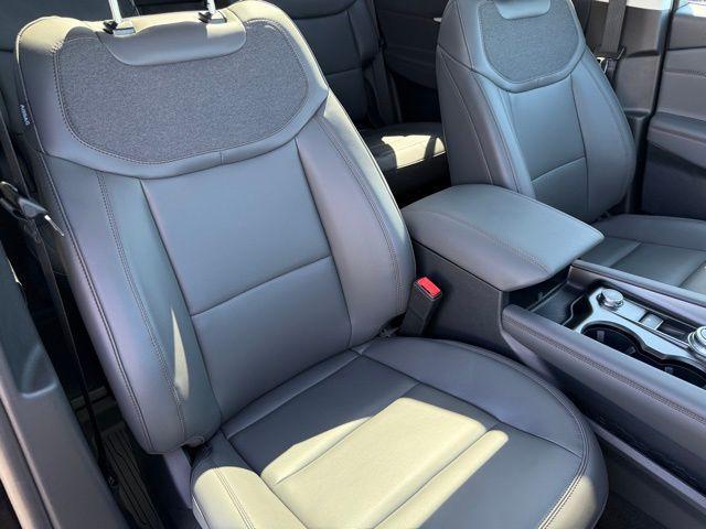 new 2025 Ford Explorer car