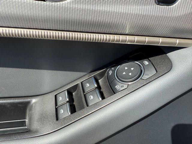 new 2025 Ford Explorer car