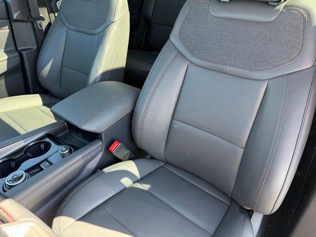 new 2025 Ford Explorer car