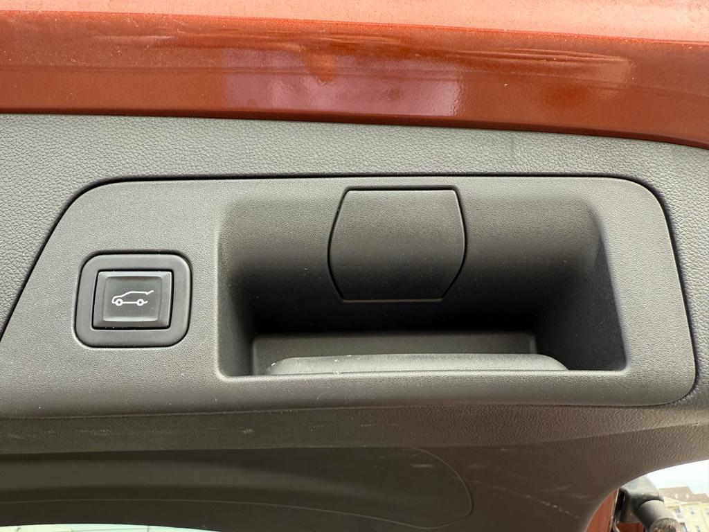 used 2022 Buick Envision car, priced at $29,000