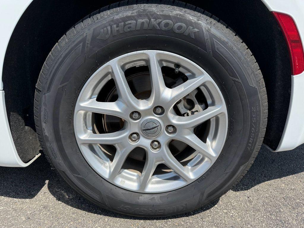 used 2022 Chrysler Pacifica car, priced at $23,600
