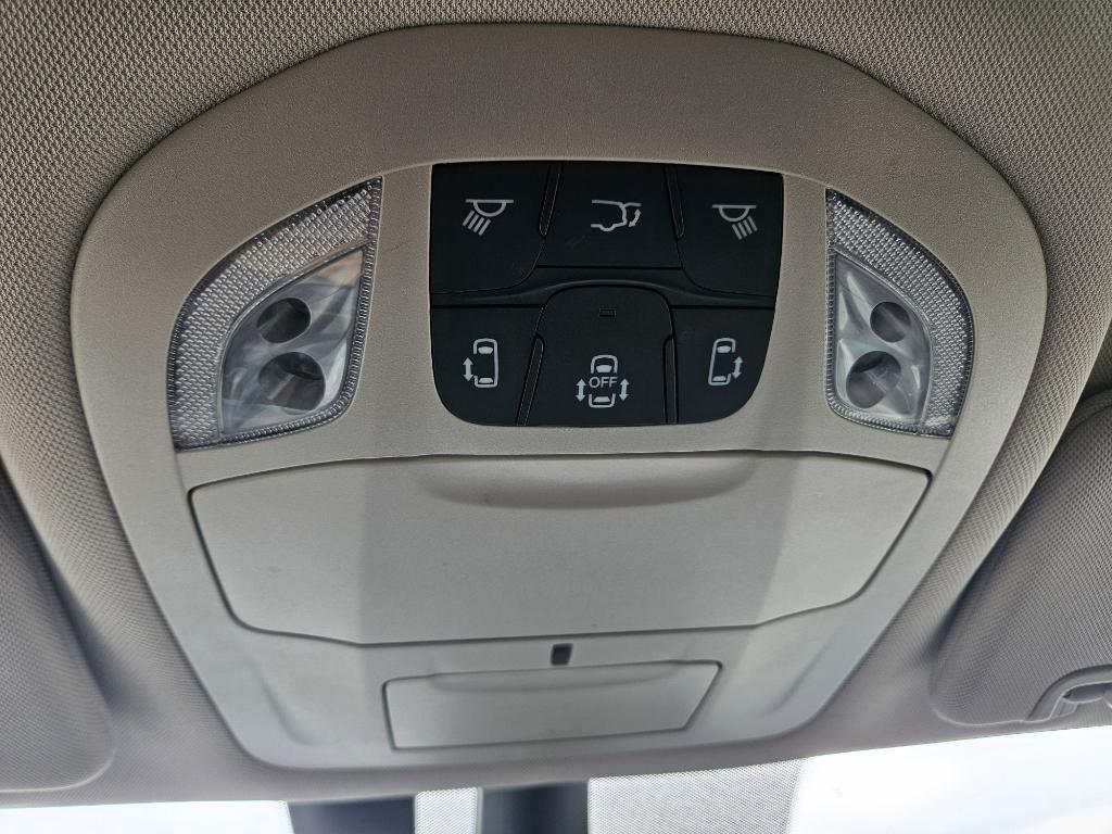used 2022 Chrysler Pacifica car, priced at $23,600