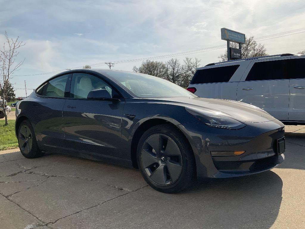 used 2022 Tesla Model 3 car, priced at $31,900