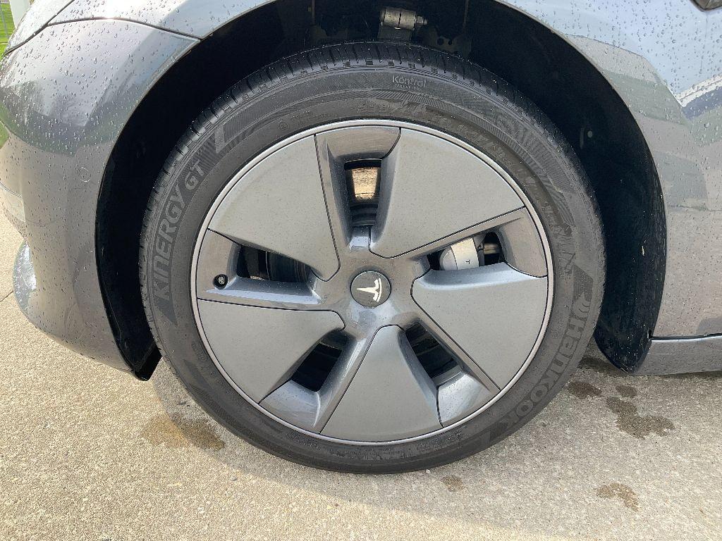 used 2022 Tesla Model 3 car, priced at $31,900