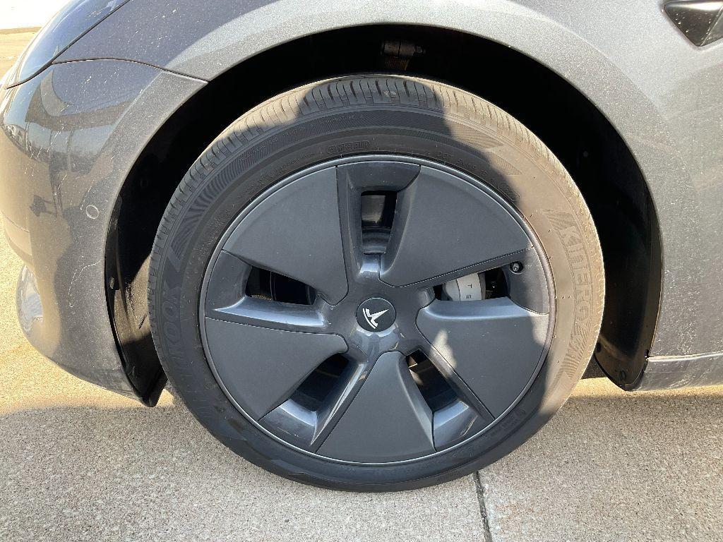 used 2022 Tesla Model 3 car, priced at $31,900