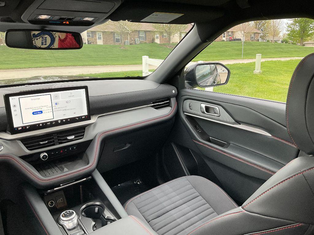 new 2025 Ford Explorer car