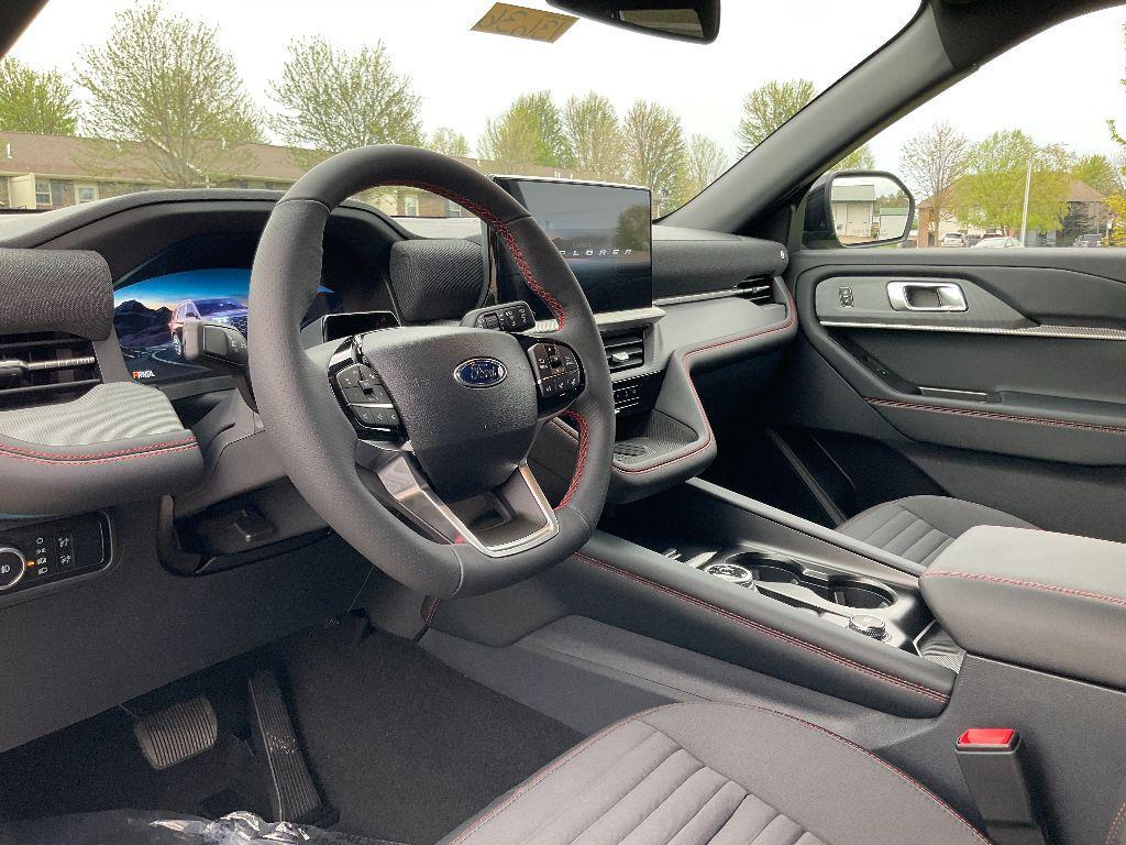 new 2025 Ford Explorer car