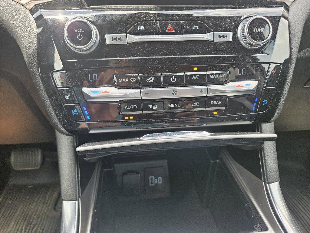 used 2021 Ford Explorer car, priced at $25,900