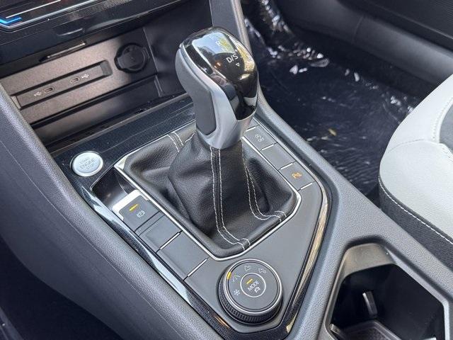 new 2025 Volkswagen Taos car