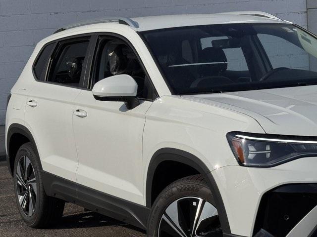 new 2025 Volkswagen Taos car