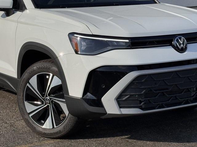 new 2025 Volkswagen Taos car
