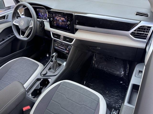 new 2025 Volkswagen Taos car