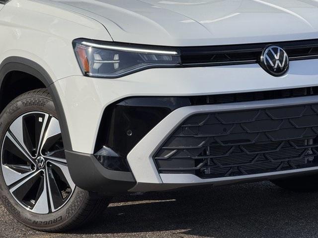 new 2025 Volkswagen Taos car