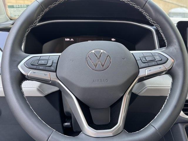 new 2025 Volkswagen Taos car