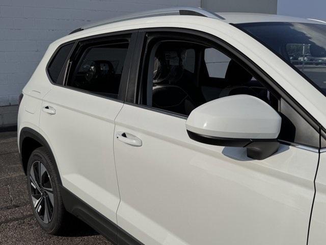 new 2025 Volkswagen Taos car