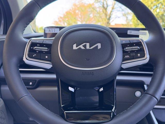new 2025 Kia Carnival car, priced at $40,000