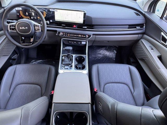 new 2025 Kia Carnival car, priced at $40,000