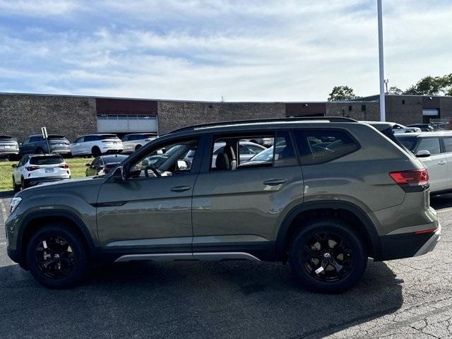 new 2024 Volkswagen Atlas car, priced at $50,548