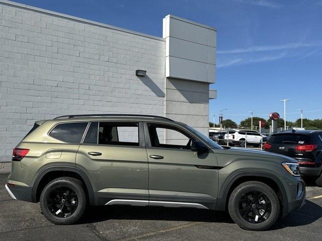 new 2024 Volkswagen Atlas car, priced at $50,548