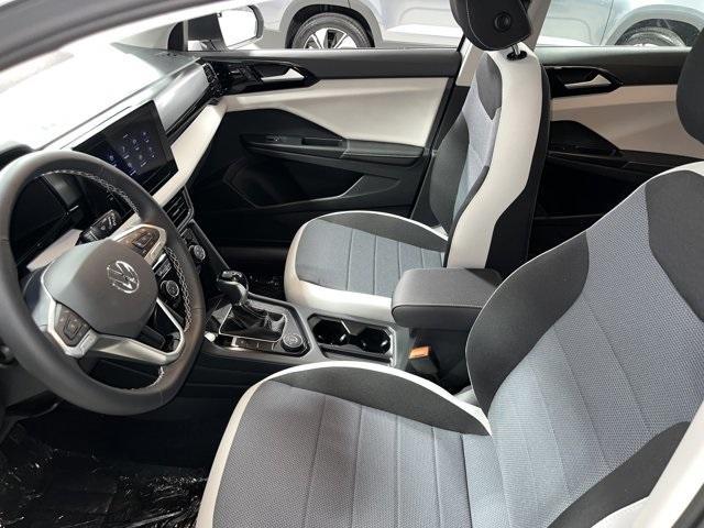 new 2025 Volkswagen Taos car