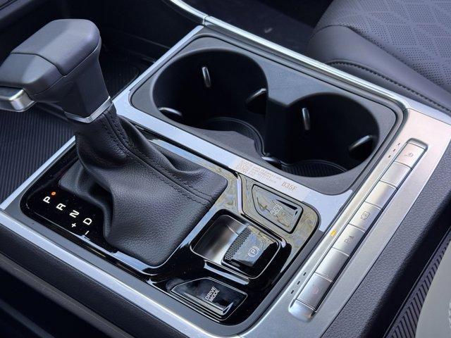 new 2025 Kia Carnival car, priced at $40,000