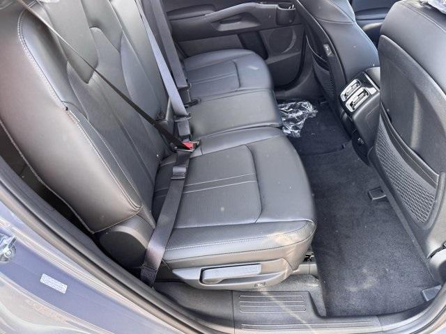 new 2025 Kia Sorento car, priced at $31,135