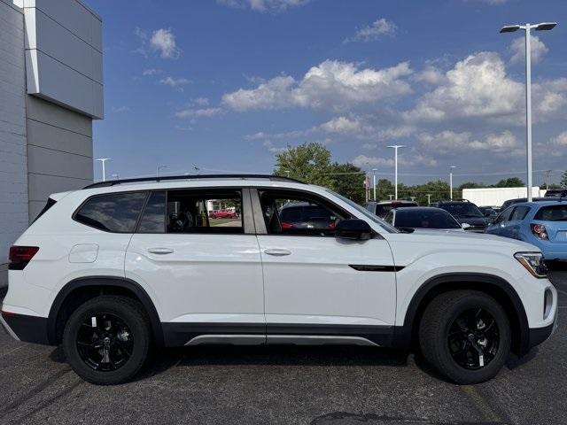 new 2025 Volkswagen Atlas car, priced at $40,074