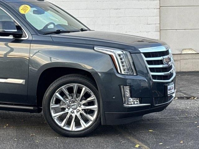 used 2019 Cadillac Escalade ESV car, priced at $28,991