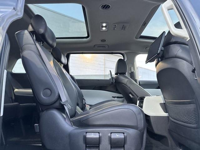 used 2024 Kia Carnival car, priced at $41,891