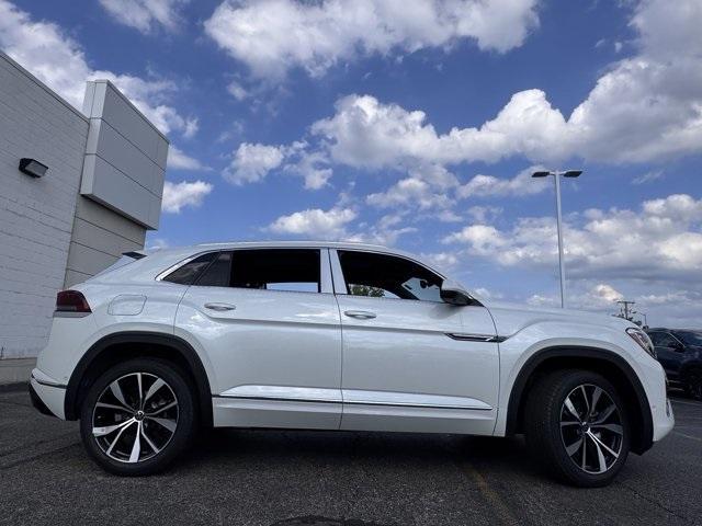 new 2025 Volkswagen Atlas Cross Sport car, priced at $53,000
