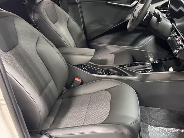 new 2025 Kia Niro car, priced at $28,320