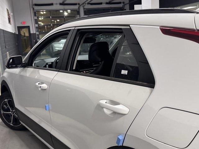 new 2025 Kia Niro car, priced at $28,320