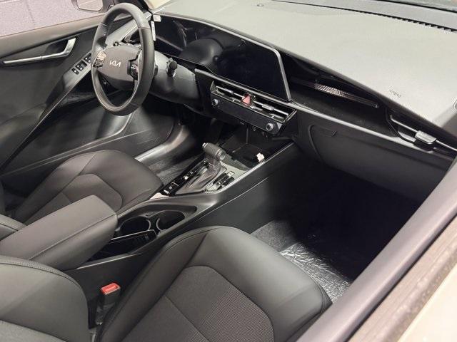 new 2025 Kia Niro car, priced at $28,320
