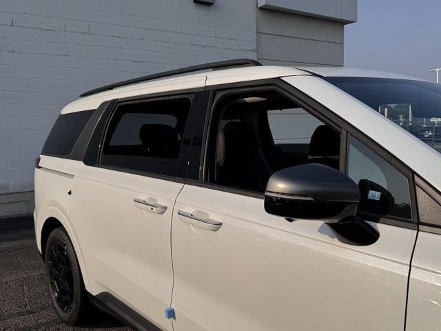 new 2026 Kia Carnival Hybrid car, priced at $55,020