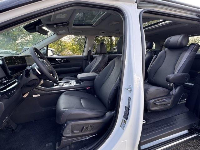 new 2026 Kia Carnival Hybrid car, priced at $55,020