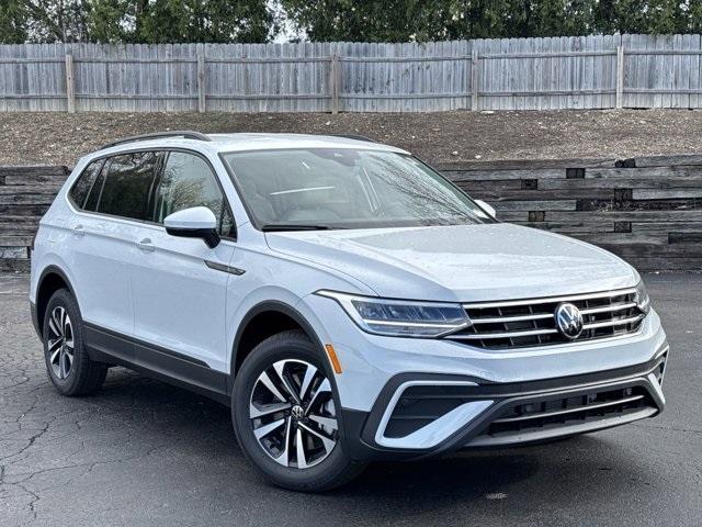 new 2024 Volkswagen Tiguan car, priced at $31,075