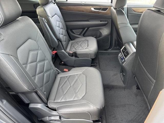 new 2025 Volkswagen Atlas car, priced at $44,702