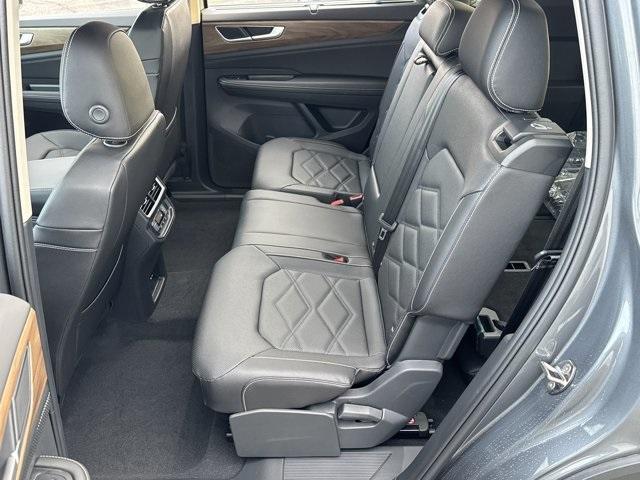 new 2025 Volkswagen Atlas car, priced at $44,616